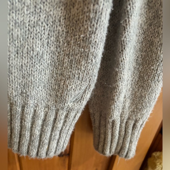 Nautica Men’s Long-Sleeve Off-White/Light Gray Sweater - Picture 6 of 9